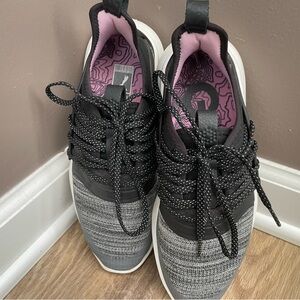 Puma Women's Black and Gray Sneakers